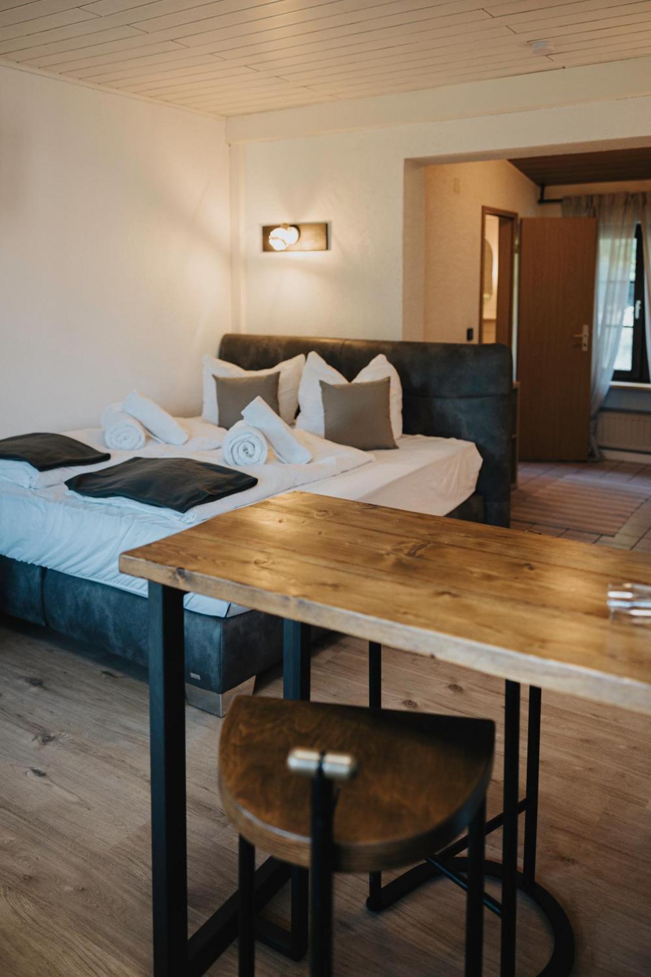 Apartment Am Annaweiher Hinterweidenthal Buitenkant foto